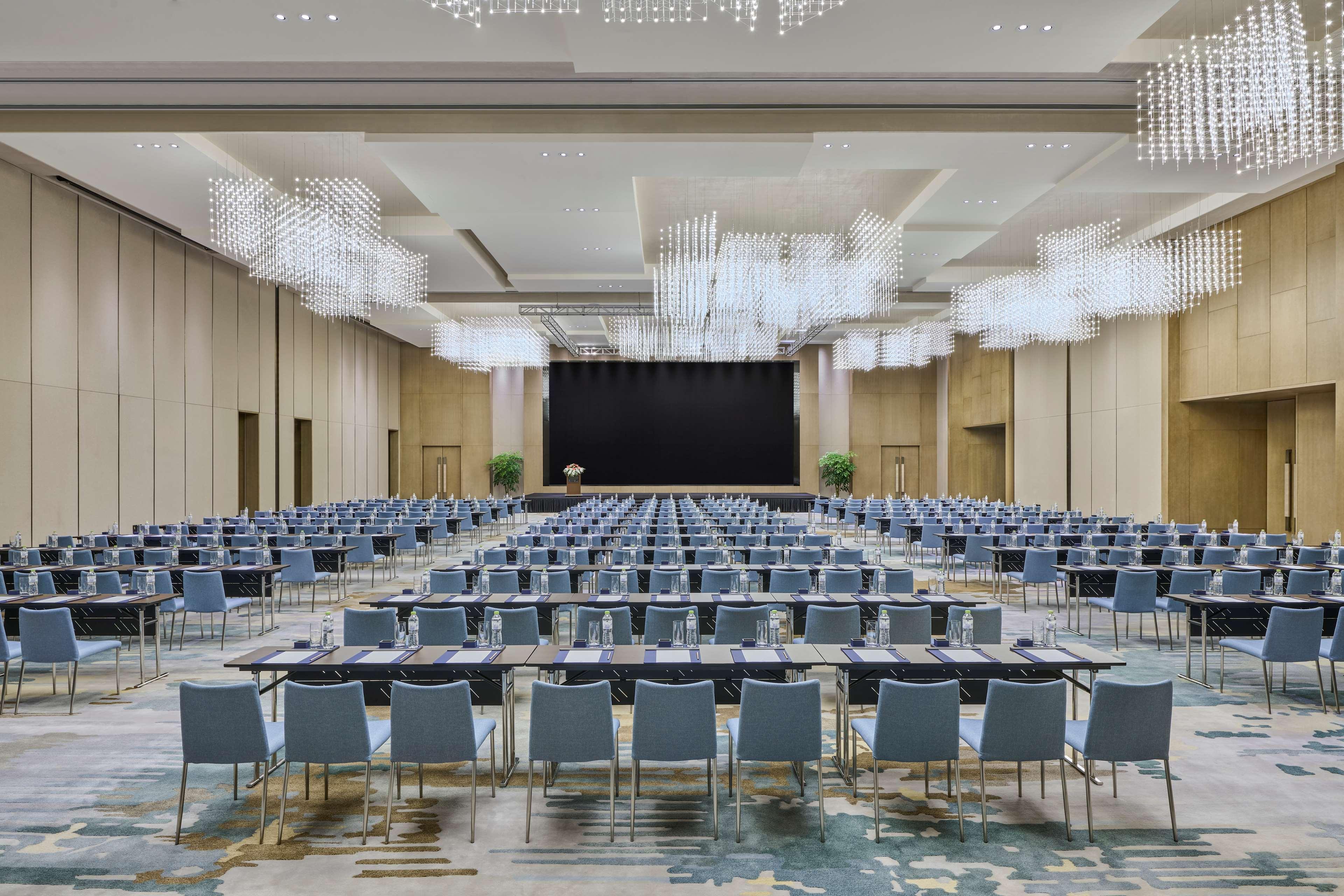 Hilton Chongqing Liangjiang New Area Hotel Exterior photo