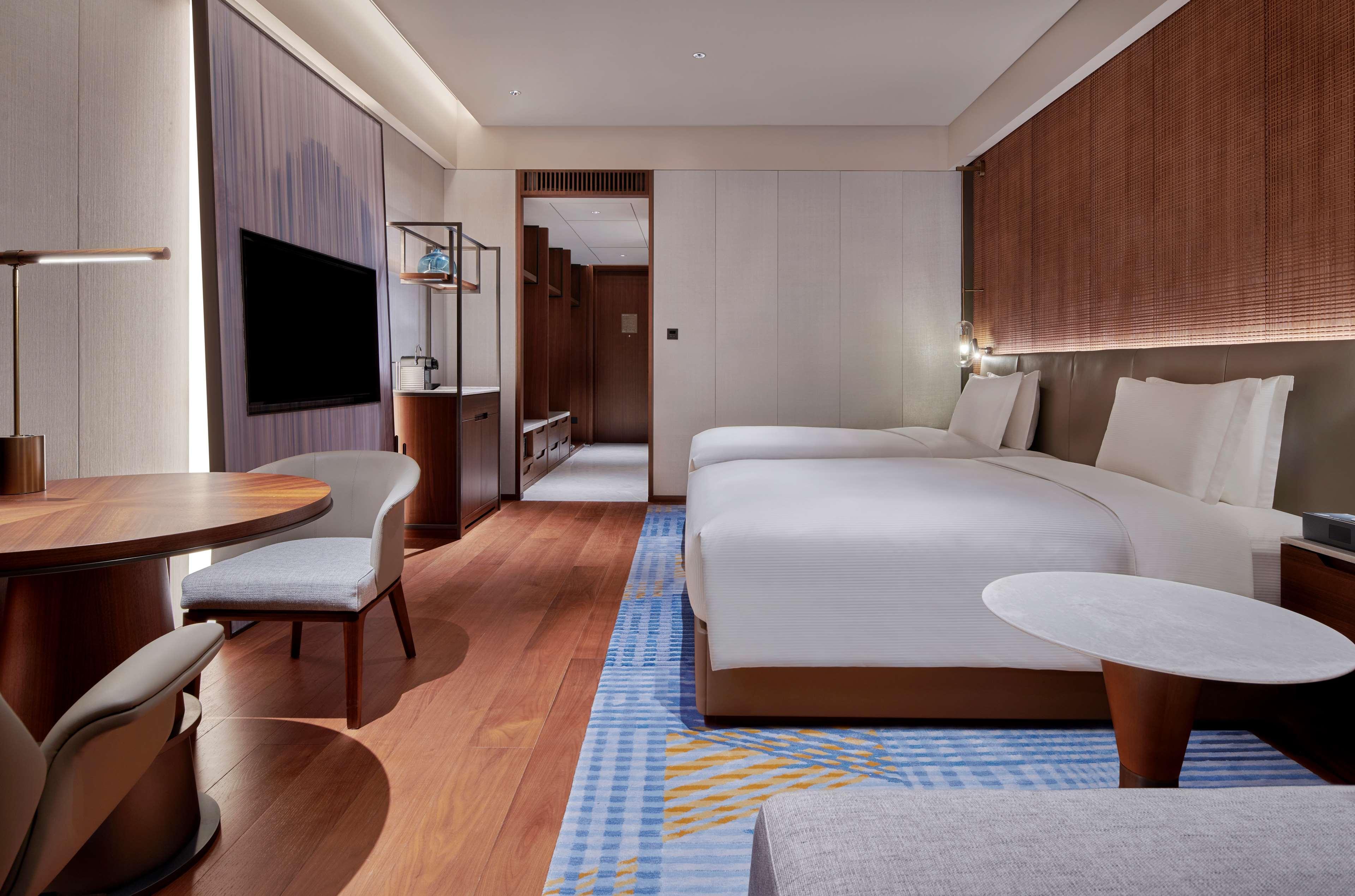 Hilton Chongqing Liangjiang New Area Hotel Exterior photo